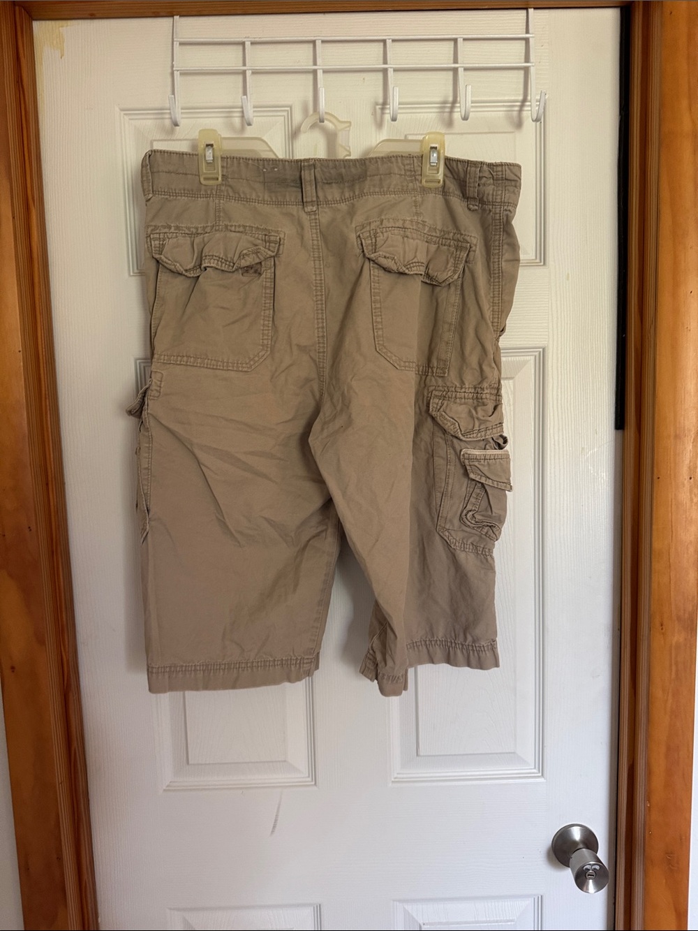 UNIONBAY Men's Khaki Cargo Shorts - Multi-Pocket Utility - Picture 4 of 5